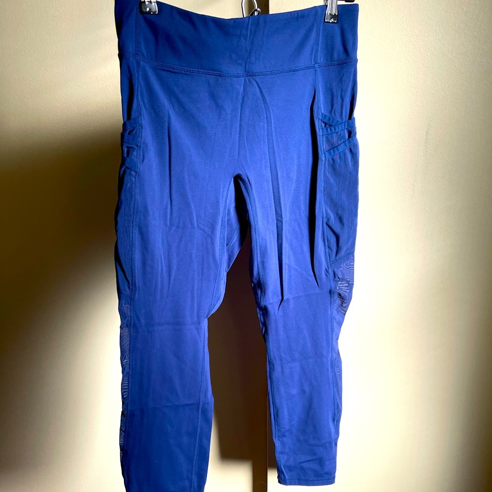 Fabletics Oasis Pocket capri navy blue - medium